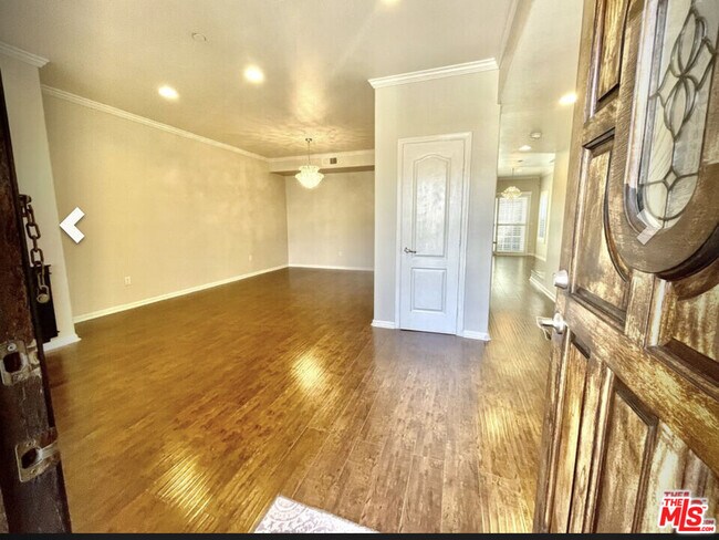 Foto del edificio - 909 S Gramercy Pl