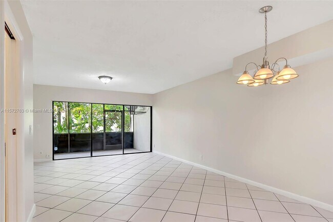 Building Photo - 4262 SW 70th Terrace