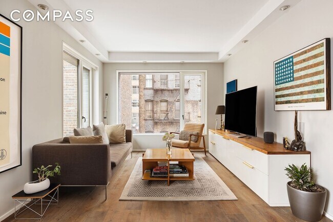 Foto del edificio - 345 W 14th St