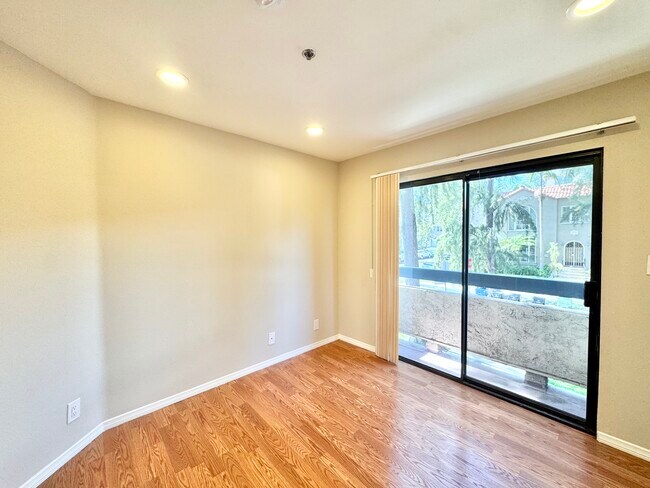 Foto del edificio - 104 N Clark Dr