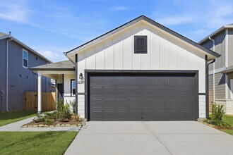 Building Photo - 26391 Cedar Sedge Dr