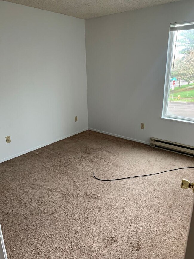 Building Photo - 2 br, 1 bath House - 9745 SW Lookout Terra...