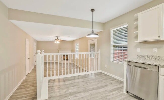 Foto del edificio - 2202 Clayton Ridge