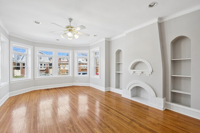 Foto del edificio - 4945 N Kilpatrick Ave