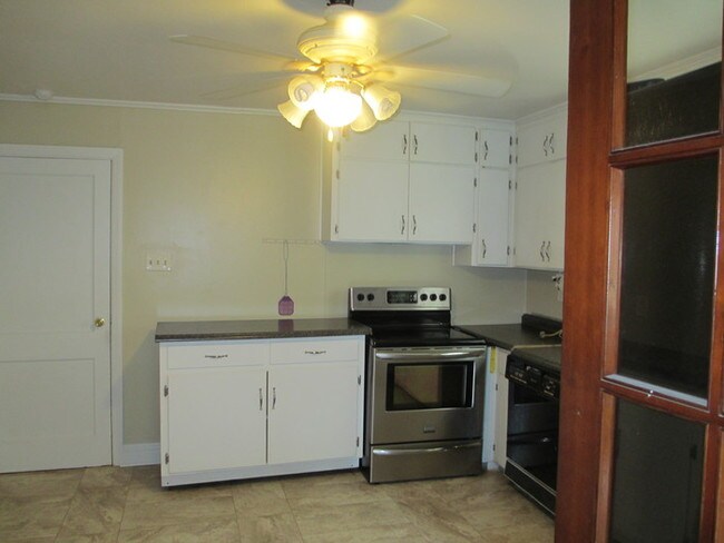 Building Photo - 718 Cedar Street, Roanoke Rapids