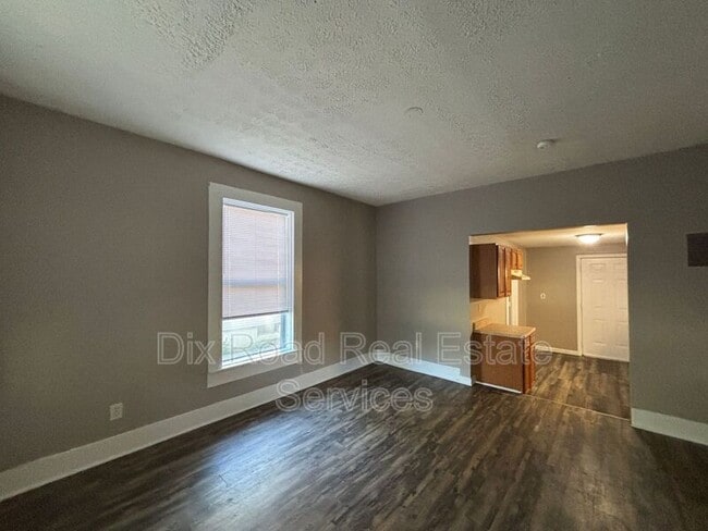 Building Photo - 609 Eighteenth Avenue