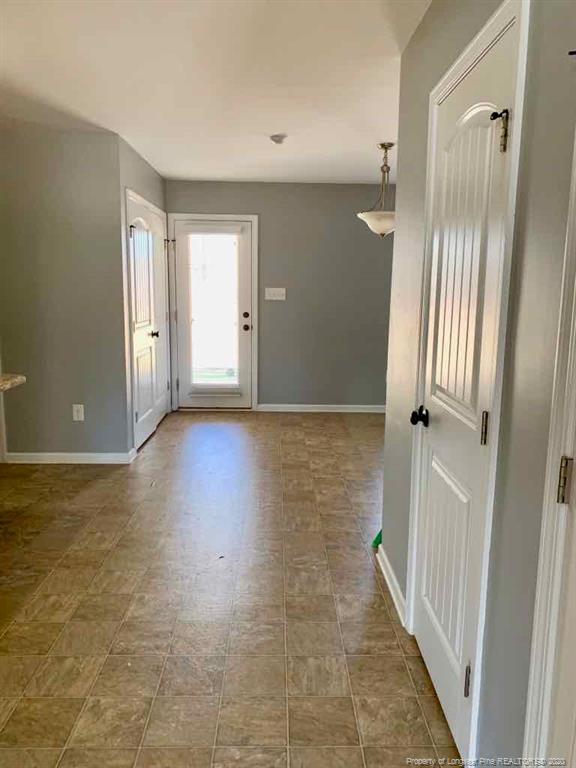 Building Photo - 255 Angel Oak Dr