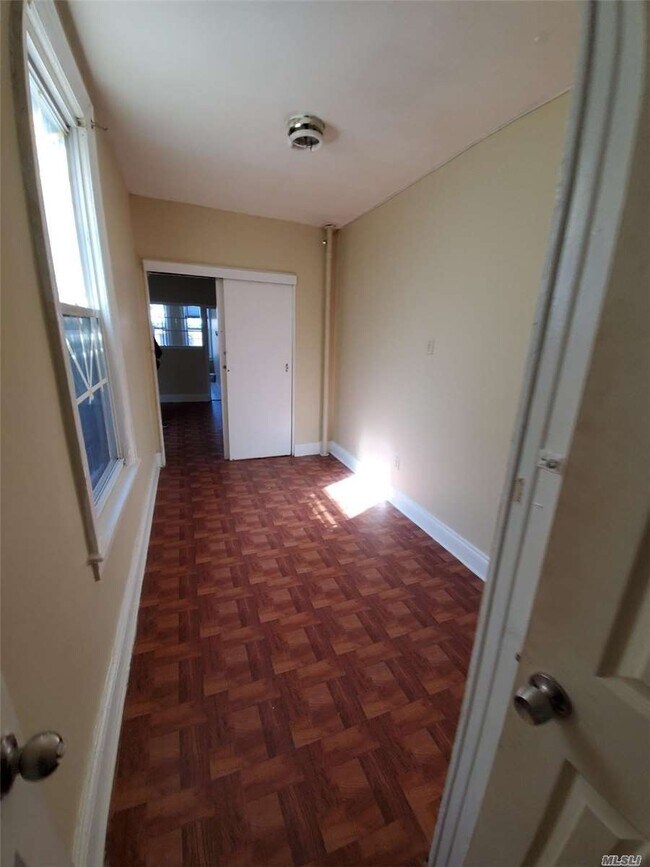 Foto del edificio - 41-10 53rd St