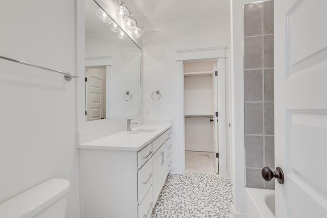 This photo is of a completed version of the same floor plan and same designer finishes - representative only. - 1945b Kimbark Dr