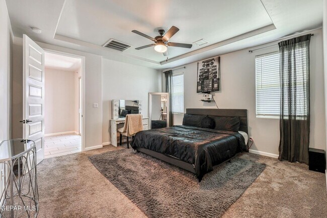 Building Photo - Beautiful East side House 4 bed-2 baths 79928