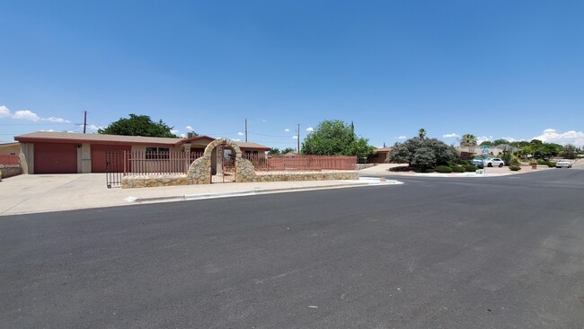 Building Photo - 10457 Tomwood Ave