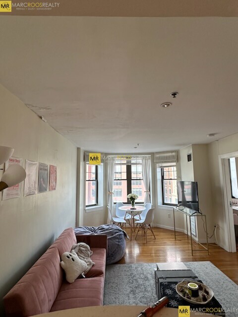 Building Photo - 534 Commonwealth Ave