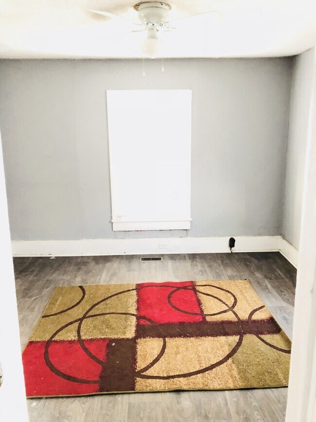 Building Photo - COMING SOON! Beautiful 3 bed Home!!! DEPOS...