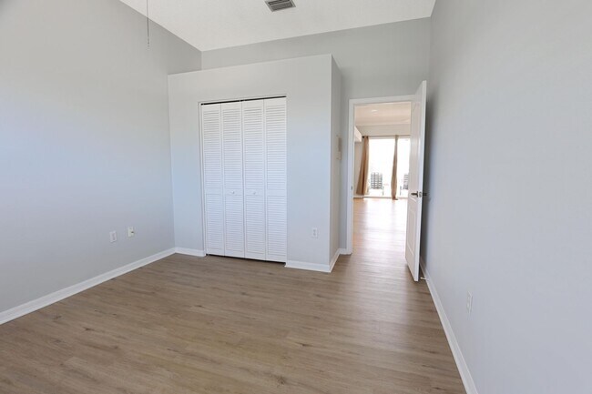 Building Photo - 4bd/3.5b Rental in Stoneybrook Estates. Pe...