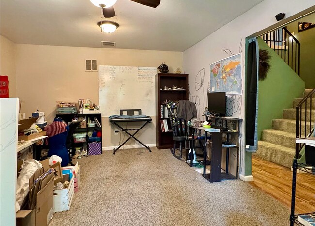 Foto del edificio - 4 bedroom / Pet friendly home in North Pol...