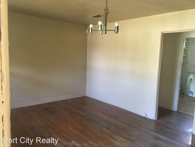 Building Photo - 3 br, 1 bath House - 1216 St. Charles St