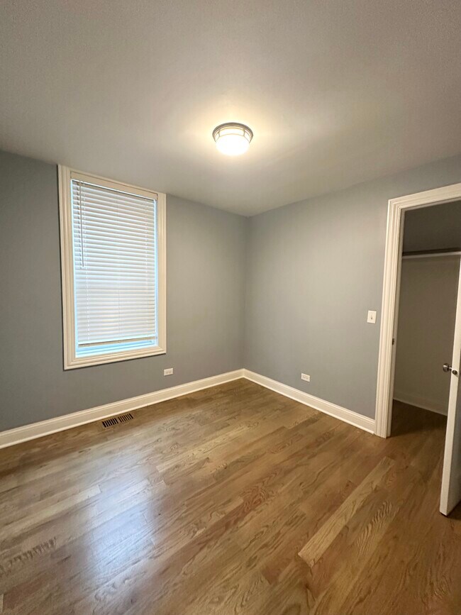 Foto del edificio - 12613 Maple Ave