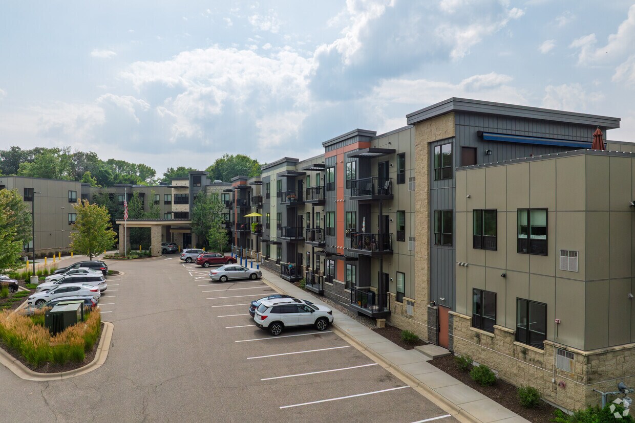 Foto principal - Shorewood Landing Senior Living