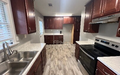 Building Photo - "Spacious 5-Bedroom Retreat with Fireplace - 3,231 Sq Ft of Comfort in Memphis!"