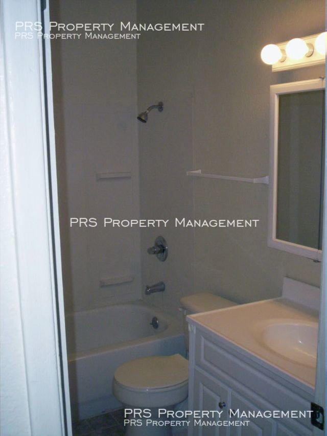 Foto del edificio - 423 S Mitchell Dr