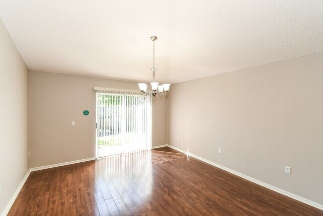 Foto del edificio - 9166 Upstream Ct