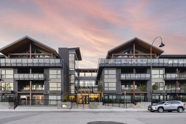 Building Photo - The Lloyd