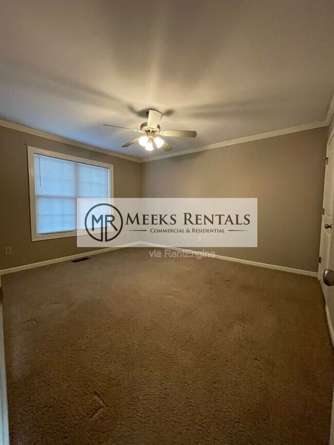 Foto del edificio - 1002 Fairway Gardens Dr