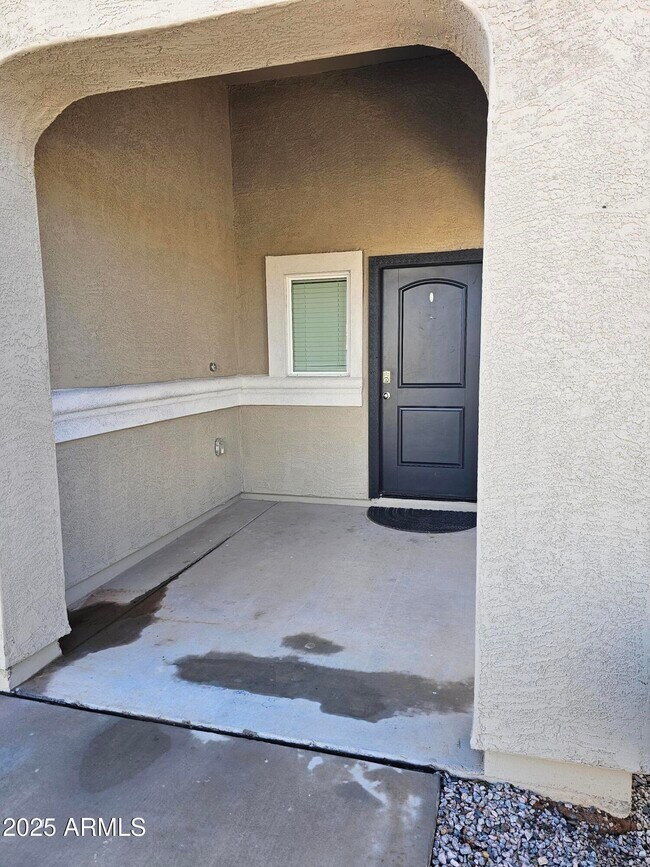 Foto del edificio - 36565 W Santa Monica Ave