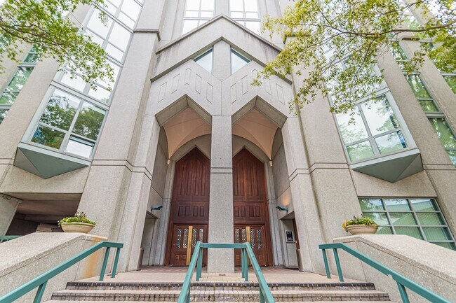 Foto del edificio - 2870 Pharr Court South Northwest, Unit 907