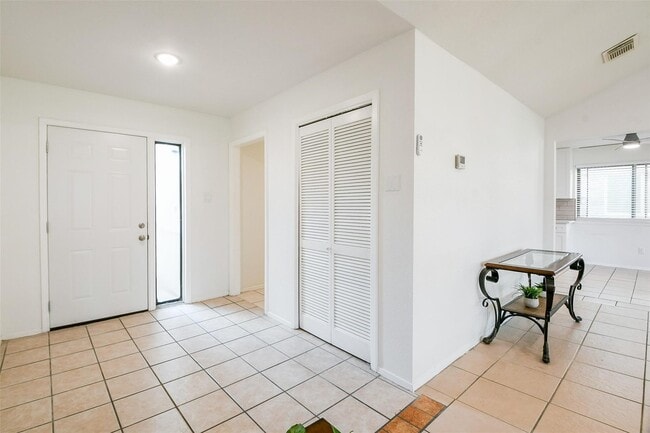Foto del edificio - 5635 Greenhill Forest Dr