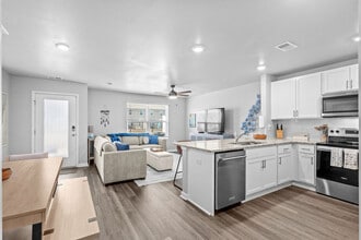 Building Photo - 332 Bayou Loop