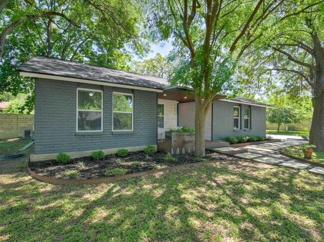Building Photo - 6605 Clubway Ln