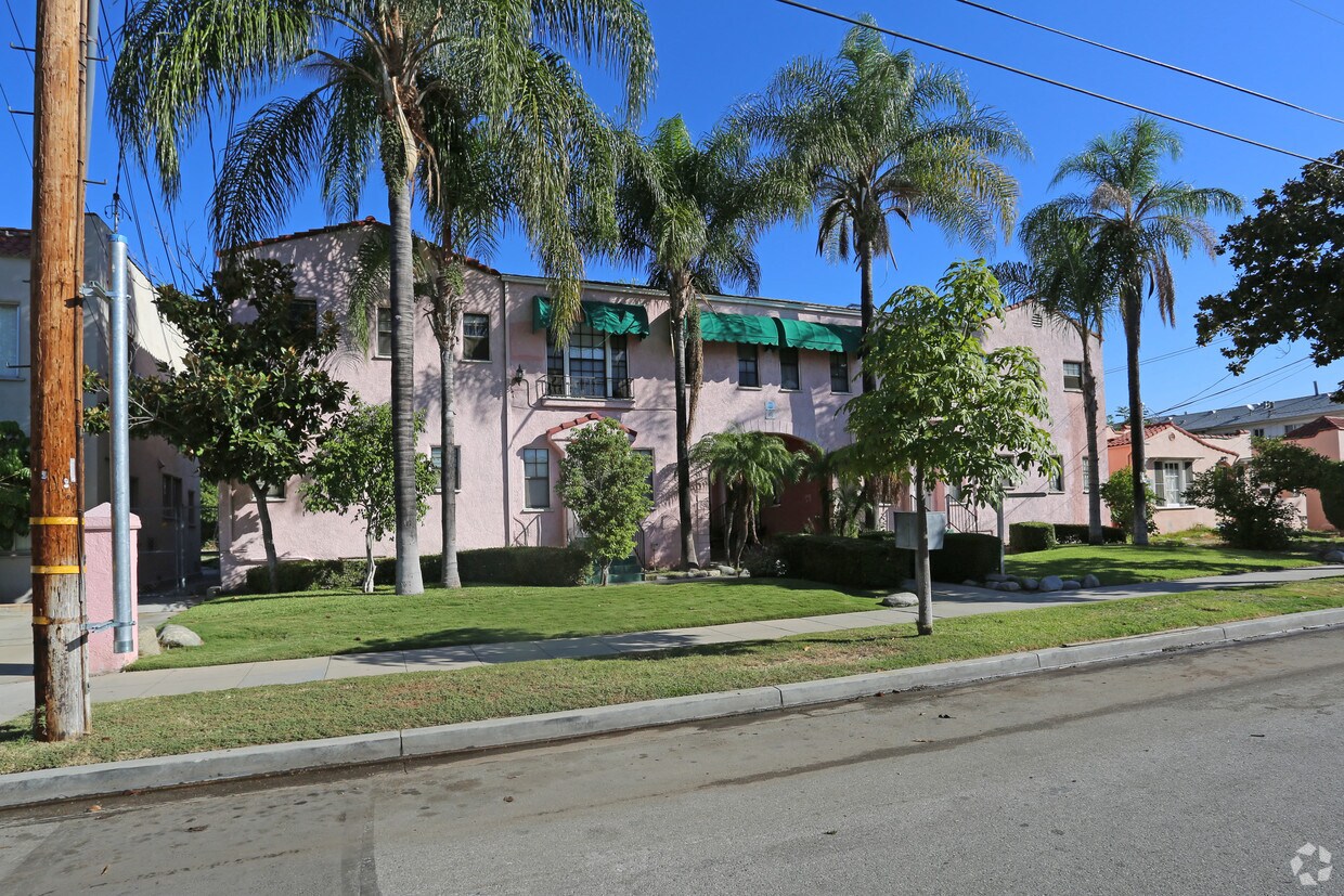 Building Photo - 703-705 E Garfield Ave