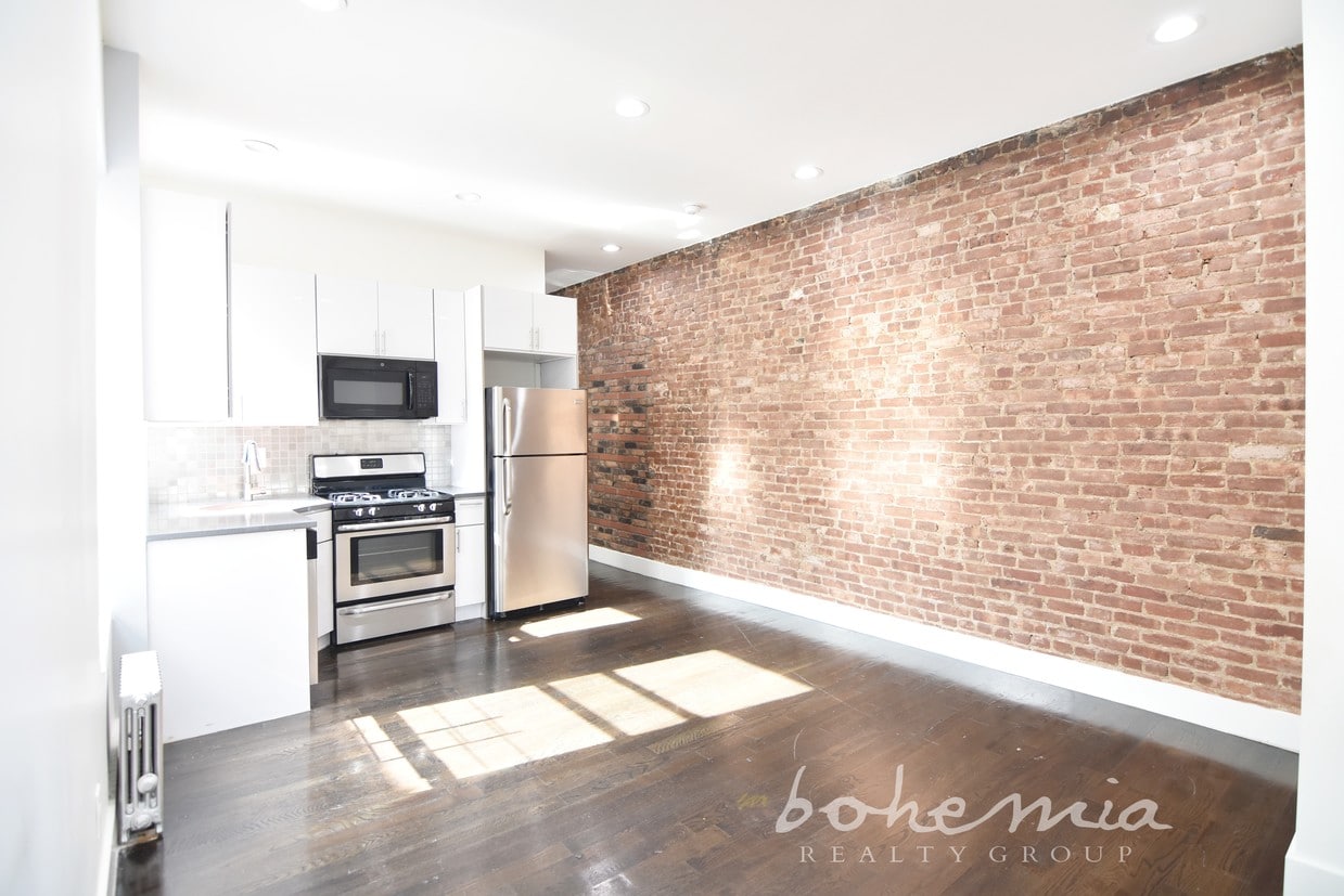 Primary Photo - 100 W 143rd St