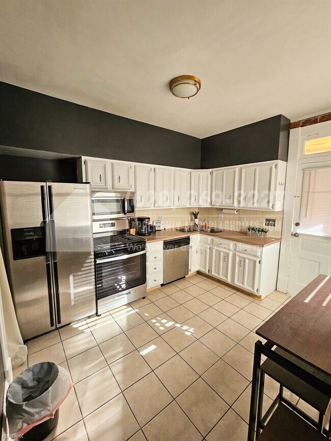 Building Photo - 3 br, 2 bath Condo - 582 South Pearl Street -