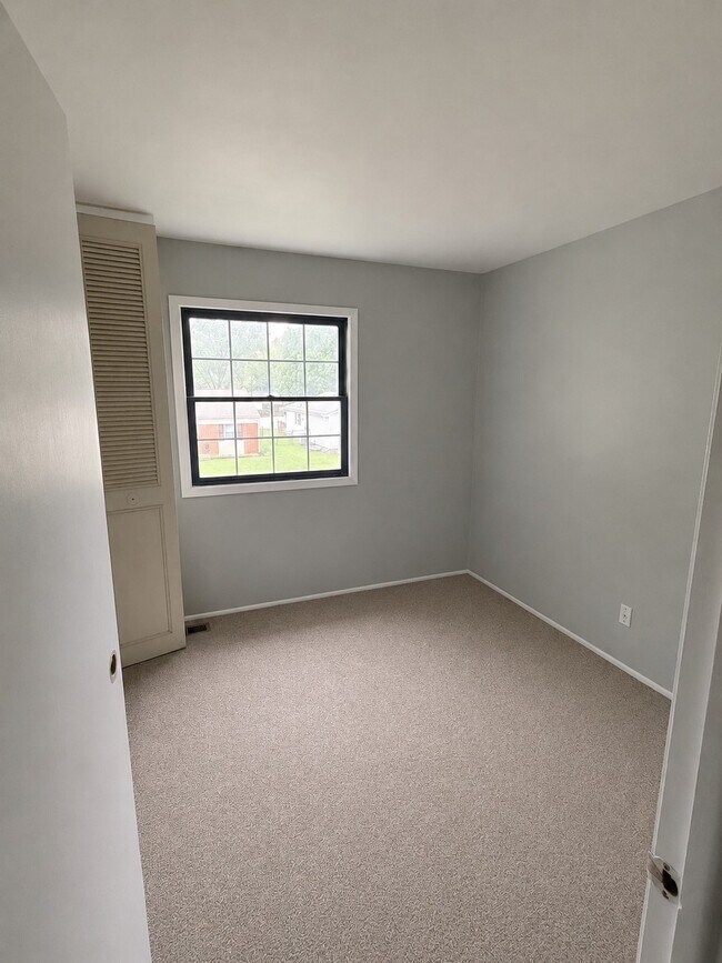 Foto del edificio - 5015 W Blackford Dr