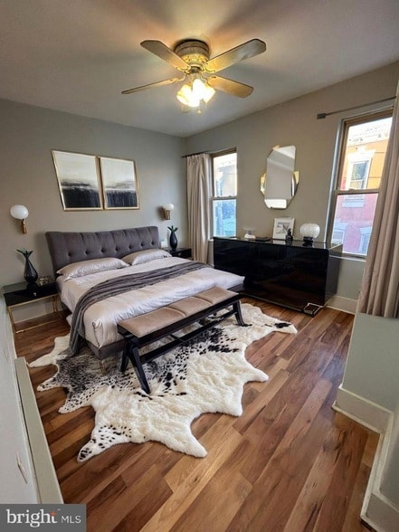 Building Photo - 2728 W Oakdale St