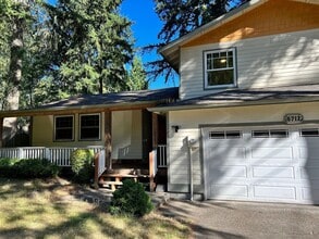 Building Photo - 6712 Sierra Dr SE