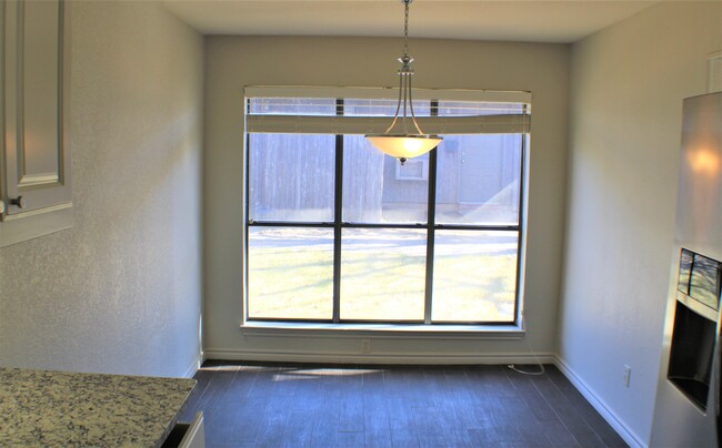 Kitchen Nook - 4909 El Campo Ave