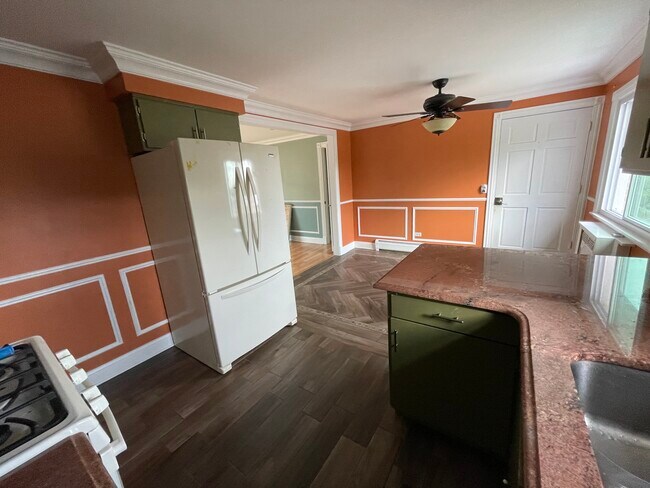 Foto del edificio - 2440 River Rd