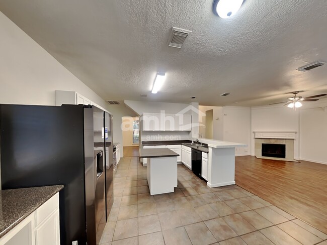 Building Photo - 21027 Deauville Dr