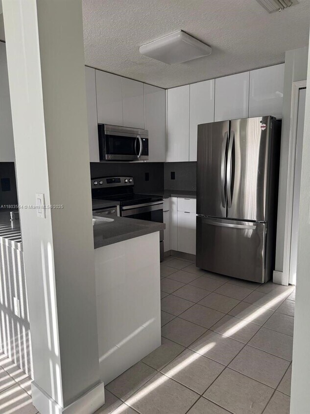 Foto del edificio - 6201 NW 114th Pl