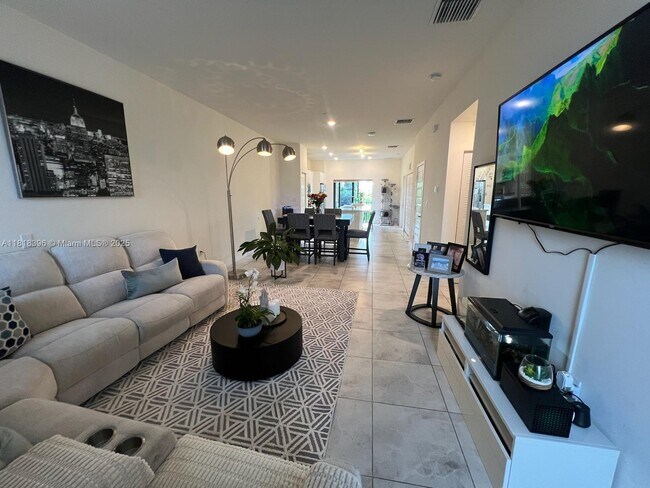 Foto del edificio - 8195 NW 104th Ave