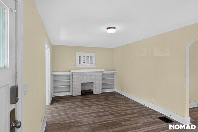 Building Photo - 150 Stillwell Ave