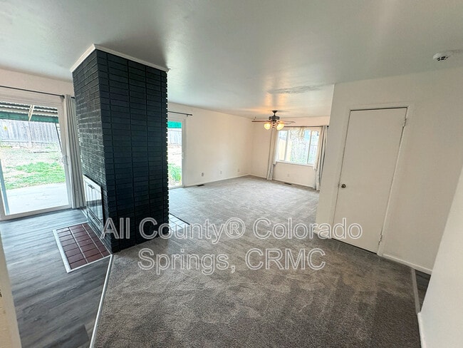 Building Photo - 705 Rosemont Dr