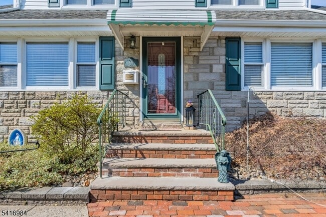 Building Photo - 69 N 12th Ave