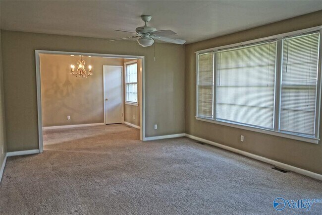 Foto del edificio - 6504 Whitesburg Dr