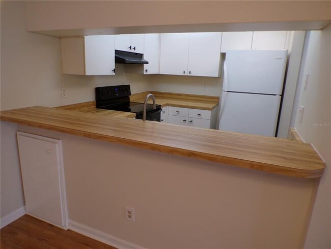 Building Photo - 634 Bird Bay Dr E