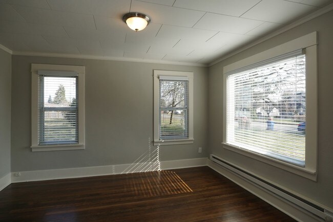 Building Photo - House in Tacoma
