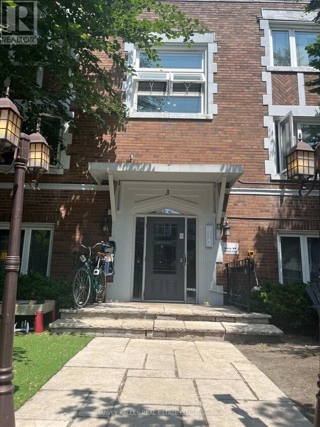 Primary Photo - 3-23 Elm Grove Ave